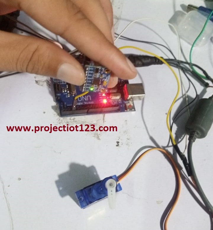 Controlling of Servo motor with Arduino and MPU 6050