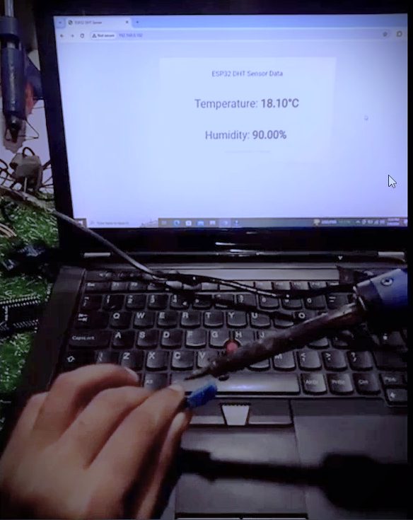 ESP32 Web-based Temperature monitoring system,with DHT11 Sensor